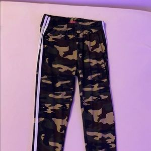 Camo leggings